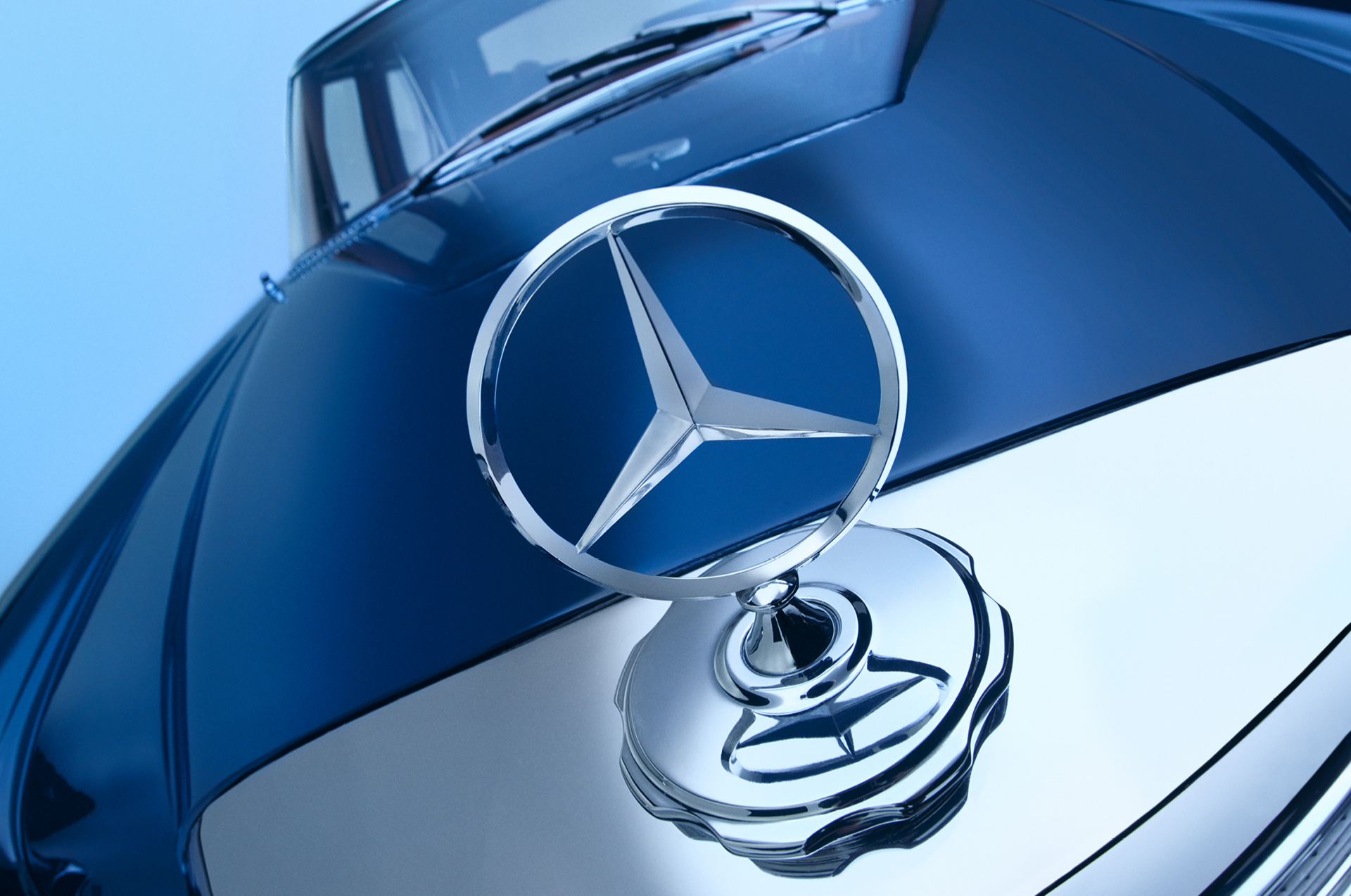 Jonas Weber – Mercedes-Benz S600 Grand Mercedes Fisheye Lens Campaign, Senior Art Director Antoni, 2023 